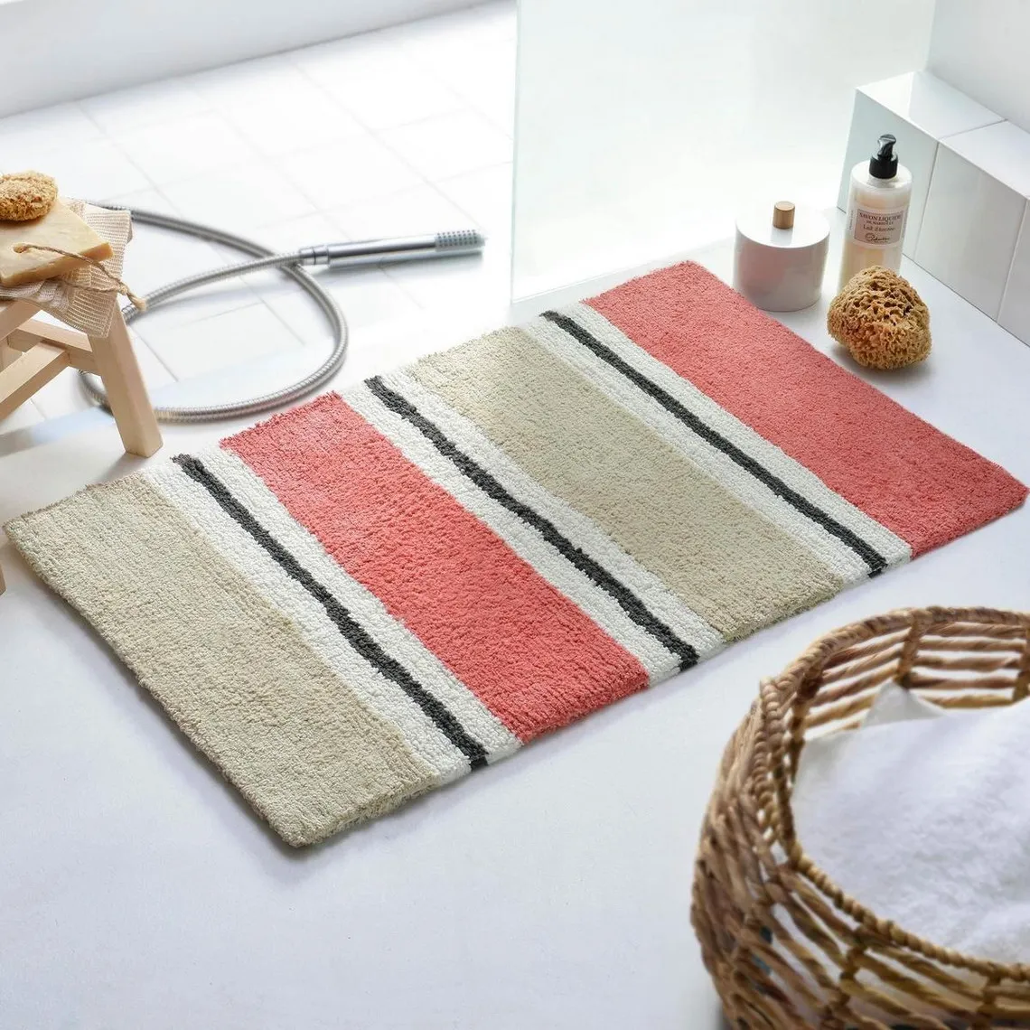 Tapis de bain JEUDERAYURES en coton rose  | 3 Suisses